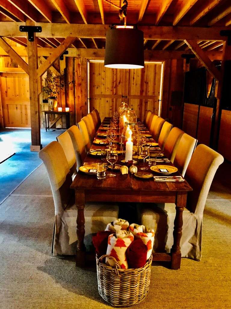 simple and sophisticated table in country barn